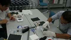 写真_霧箱を使用した放射線の観察1